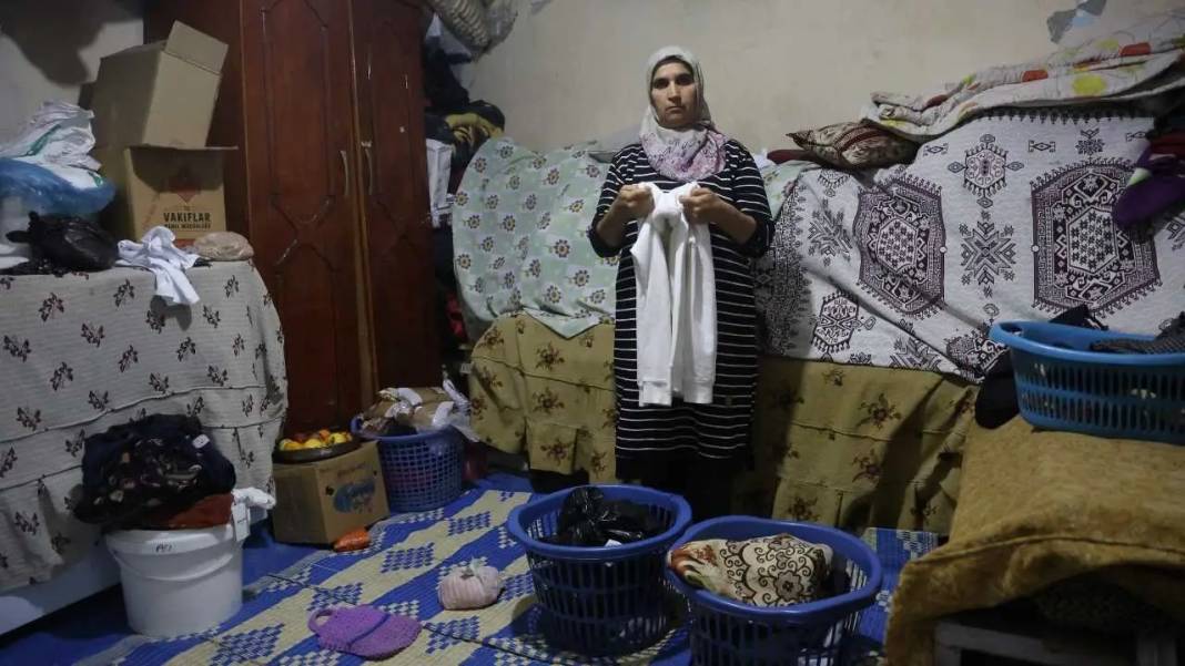 Hatay’da Tek Odalı Banyosuz Evde Yaşam Mücadelesi! 3